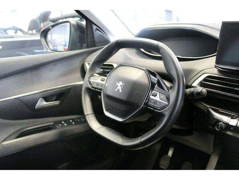 Peugeot 5008 BlueHDi Active Pack - 7 Sitzer - 27.732 km 22.980 € Euskirchen 53881