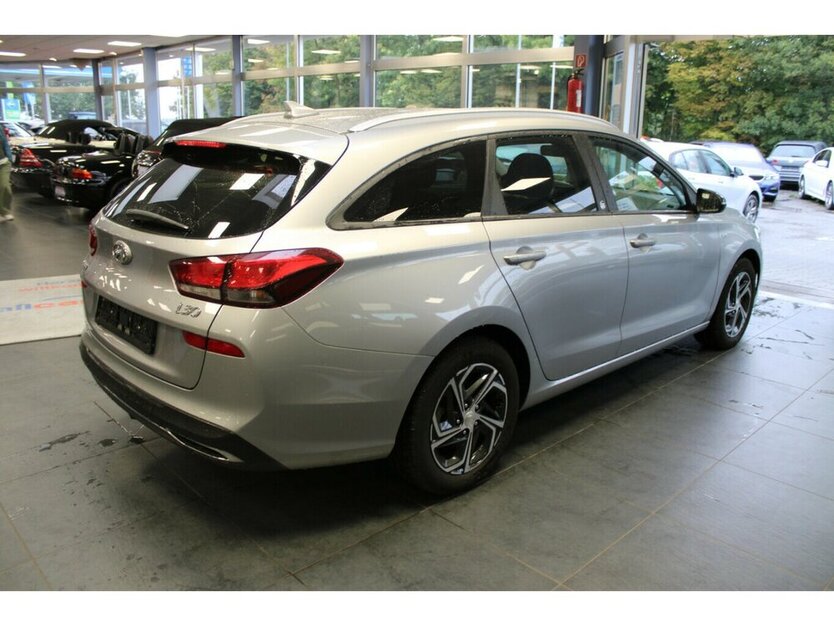 Hyundai i30 1.5 T-GDI 48V-Hybrid DCT 59.321 km 17.980 € Euskirchen 53881