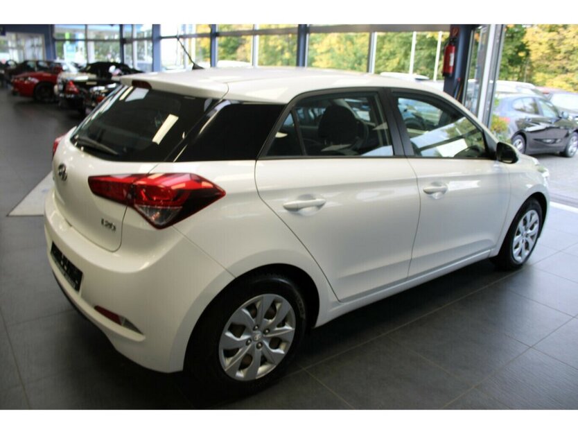 Hyundai i20 1.2 Classic 98.650 km 7.980 € Euskirchen 53881