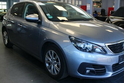 Peugeot 308 PureTech 130 GPF Style 81.569 km 11.980 € Euskirchen 53881