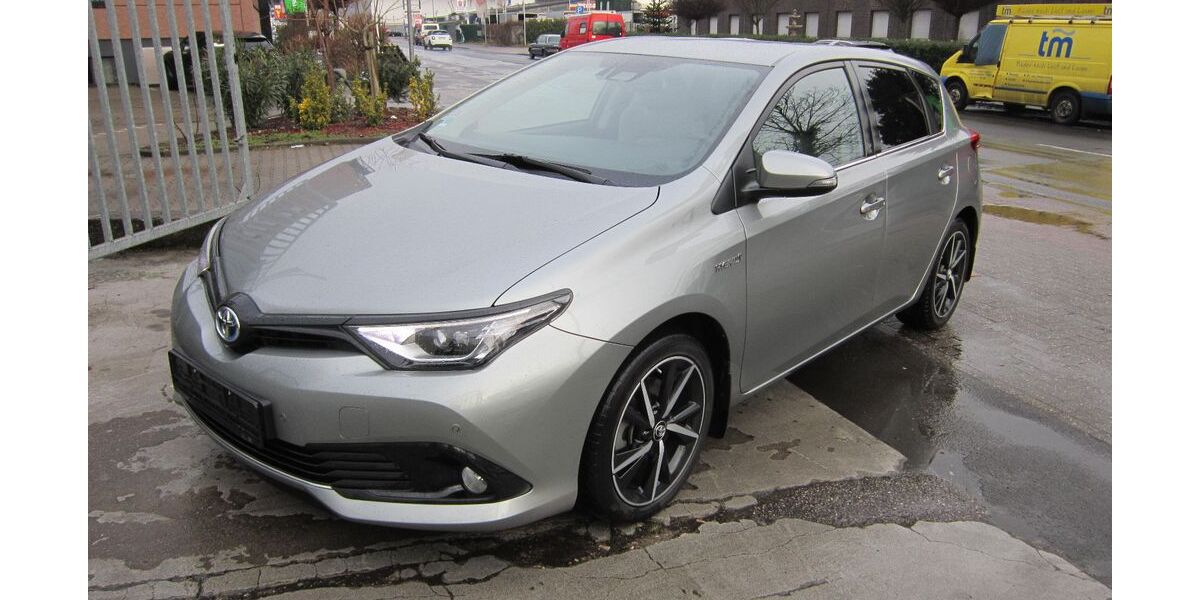 Toyota Auris 123.100 km 13.990 &euro; Köln 51105