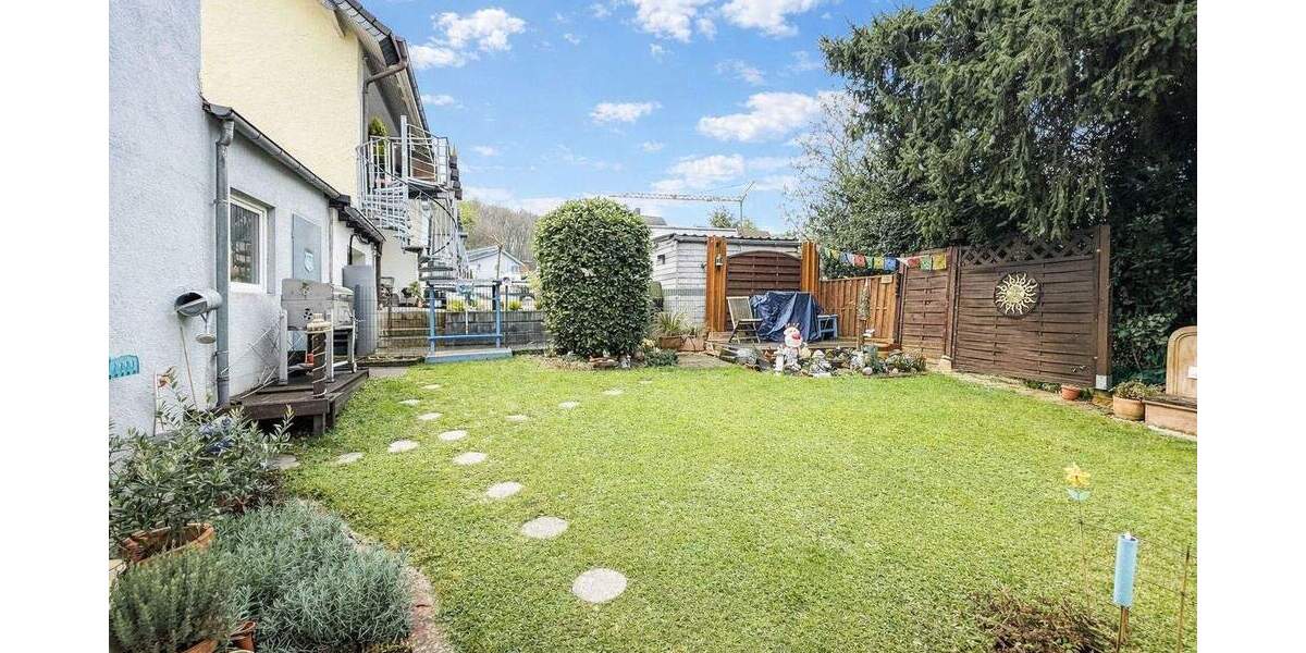 Mehrfamilienhaus, Wohnhaus Lohmar - 9 Zimmer, 242 m&sup2;, 745.000&euro; | Angebot:24876213