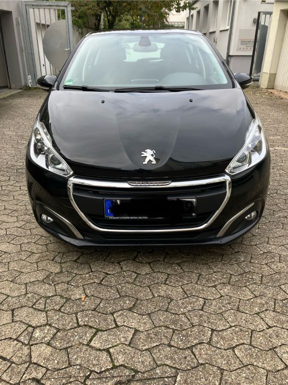 Peugeot 208 106.383 km 7.400 € Bonn 53115