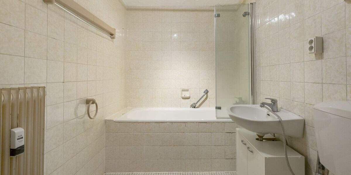 Etagenwohnung Bergheim Ahe - 4 Zimmer, 90 m&sup2;, 110.000&euro; | Angebot:25738406