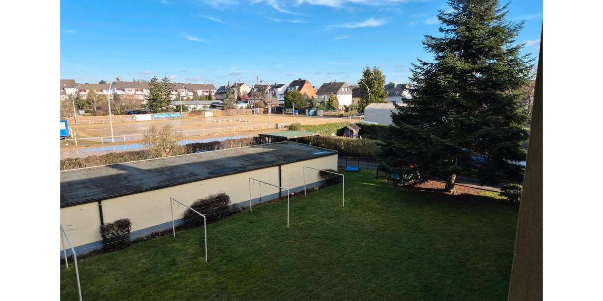 Etagenwohnung Leverkusen Bürrig - 3 Zimmer, 82 m&sup2;, 1.300&euro; | Angebot:24795132