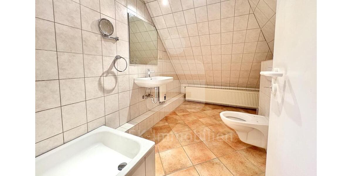 Maisonettenwohnung Bergheim - 2 Zimmer, 80 m&sup2;, 765&euro; | Angebot:23415607