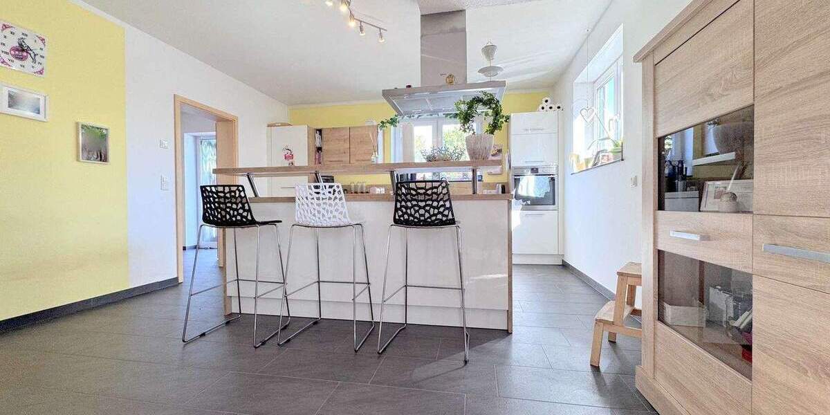 Etagenwohnung Bonn Geislar - 5 Zimmer, 165 m&sup2;, 599.000&euro; | Angebot:25629857