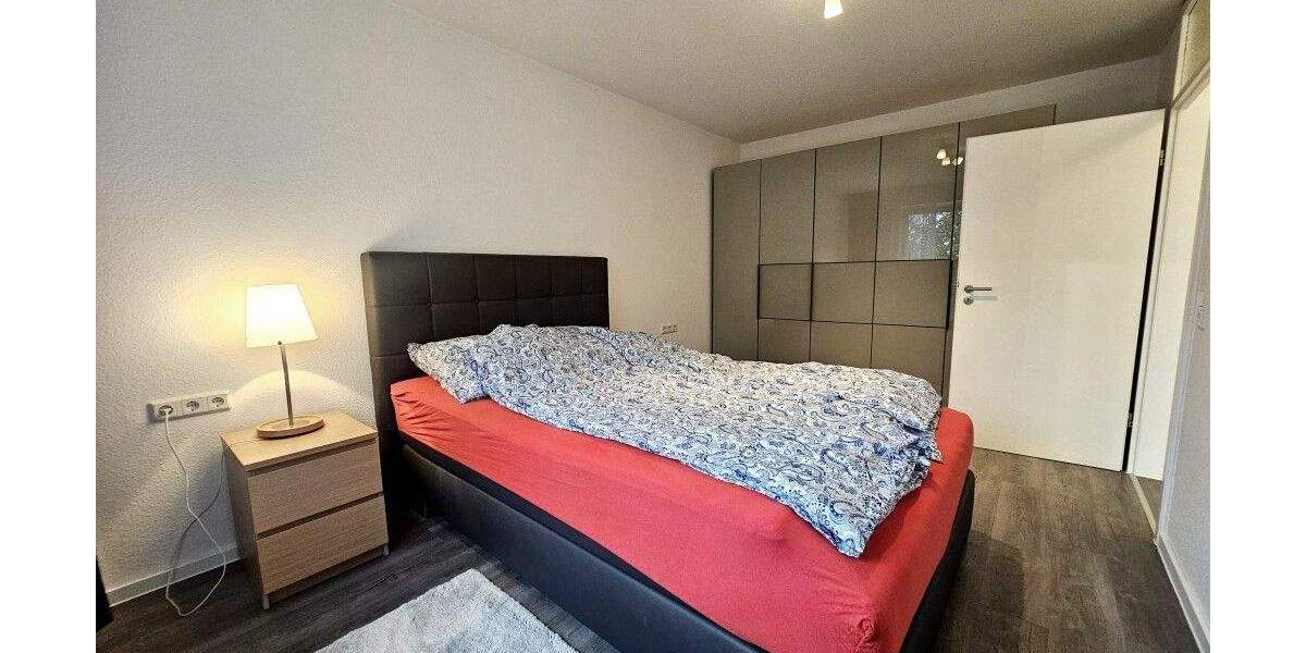 Wohnen in Köln – Mit Aufzug, zwei Balkonen und neuem Bad – Grünlage Junkersdorf 2 zimmer