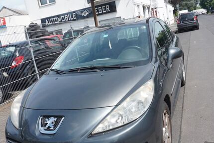 Peugeot 207 79.000 km 999 € Köln 51143