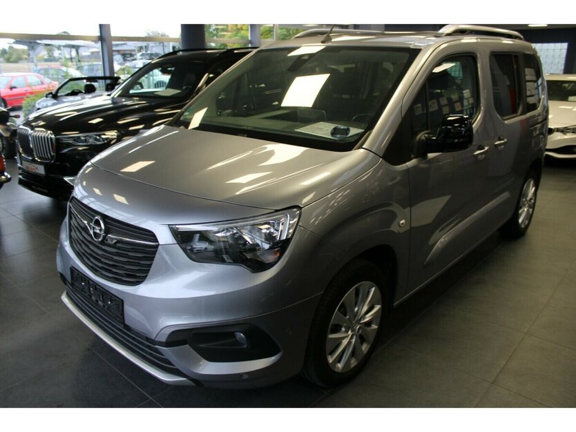 Opel Combo-e Life Ultimate 27.035 km 21.980 € Euskirchen 53881