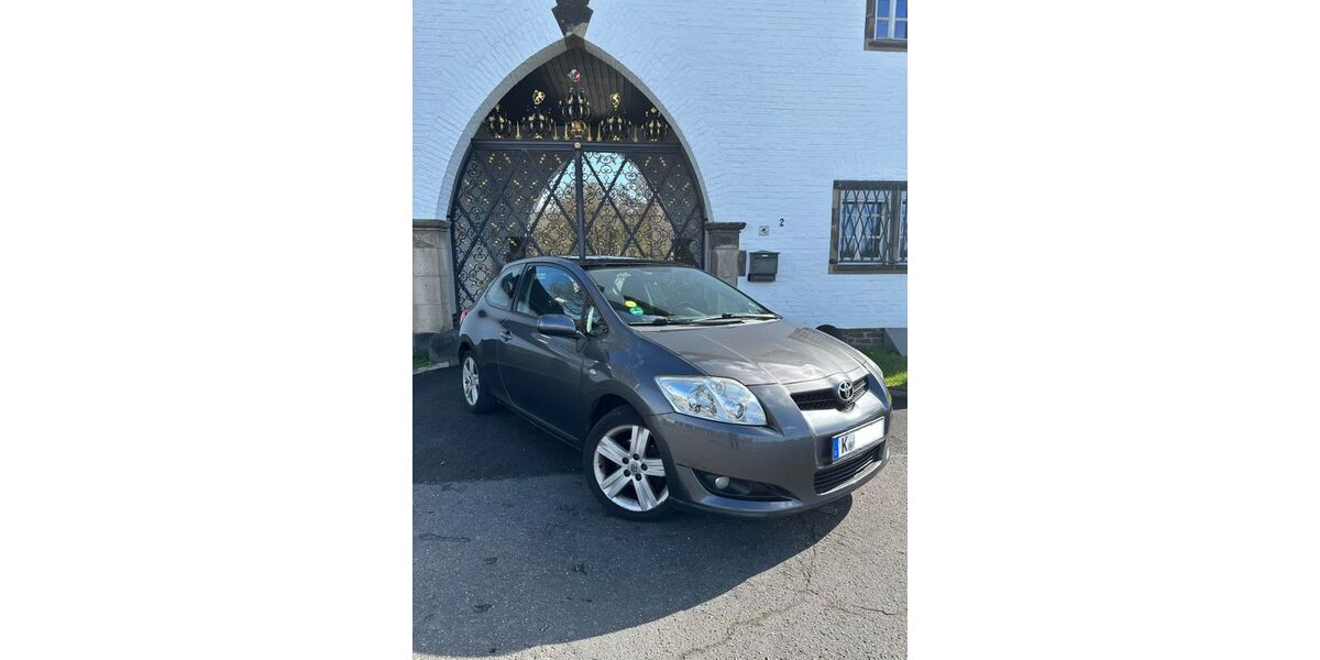 Toyota Auris 219.755 km 3.388 &euro; Köln 51067
