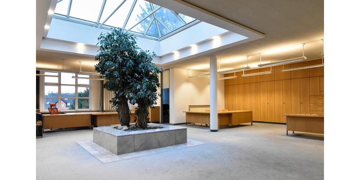 Besonder Fläche für Büro oder Praxis perfekt gelegen in Solingen-Wald.TEILBAR! zimmer