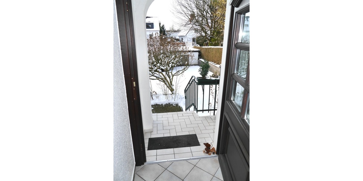 SG, freist. EFH, 5 Zi., 160m² Wfl., 747 GrSt., 2x Doppel-Grg.+CP, Keller, Terr. Stellpl. 5 zimmer