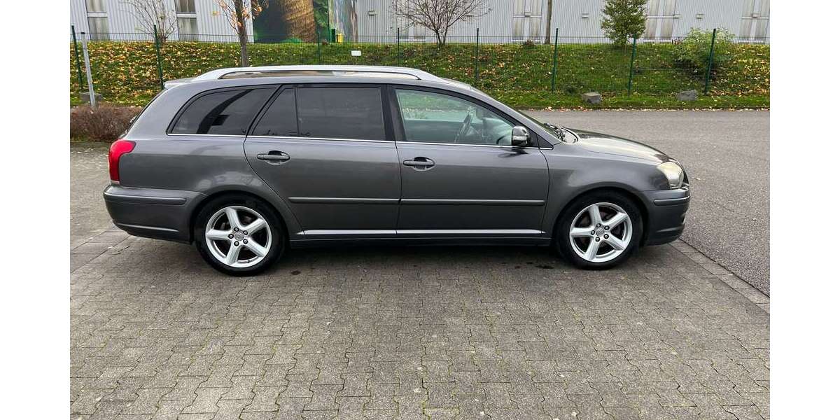Toyota Avensis 291.123 km 2.400 &euro; Pulheim 50259