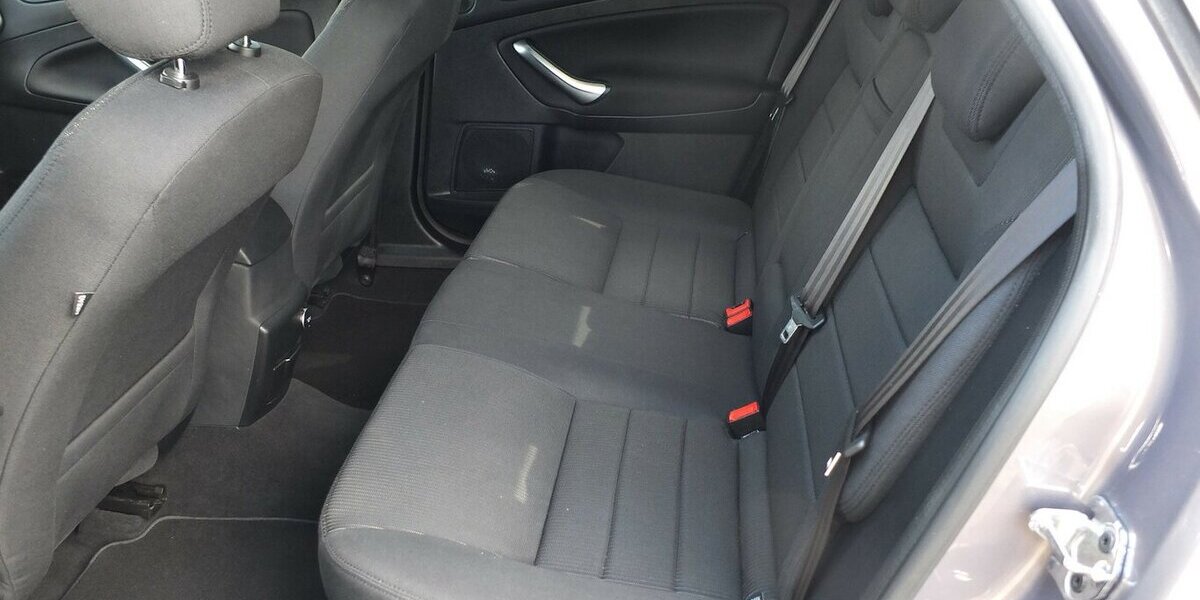 Ford Mondeo 2.0TDCi AUTOMATIC-PROBLEME NAVI XENON PDC B 143.215 km 6.900 &euro; Köln 50858