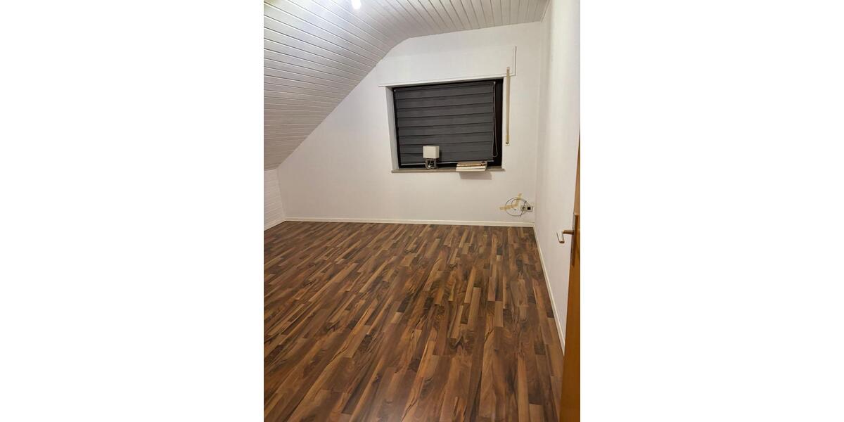 Dachgeschoßwohnung Bergheim Ahe - 3 Zimmer, 70 m&sup2;, 800&euro; | Angebot:24631076