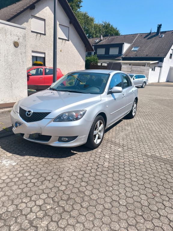 Mazda 3 108.000 km 2.400 € Köln 51147