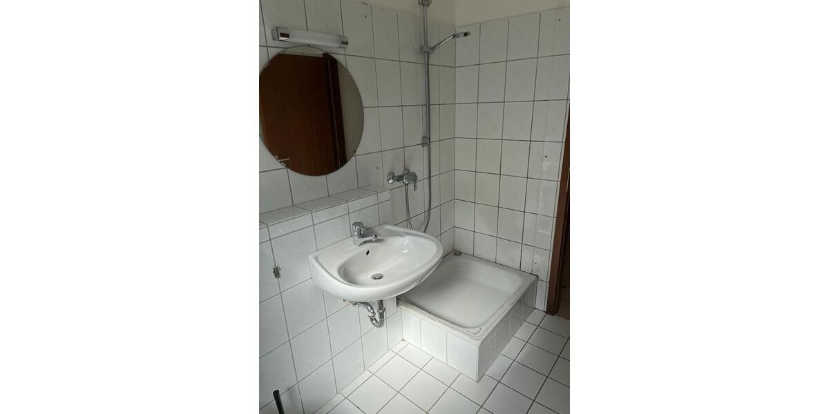 Etagenwohnung Wermelskirchen - 1 Zimmer, 38 m&sup2;, 420&euro; | Angebot:27545470