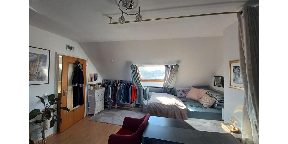 Dachgeschoßwohnung Köln Rodenkirchen - 1 Zimmer, 33 m&sup2;, 780&euro; | Angebot:27598045