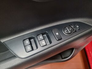 Kia Rio Dream Team Kamera Alu Navi DAB Klimaautom. SHZ 48.722 km 12.980 € HAAN 42781