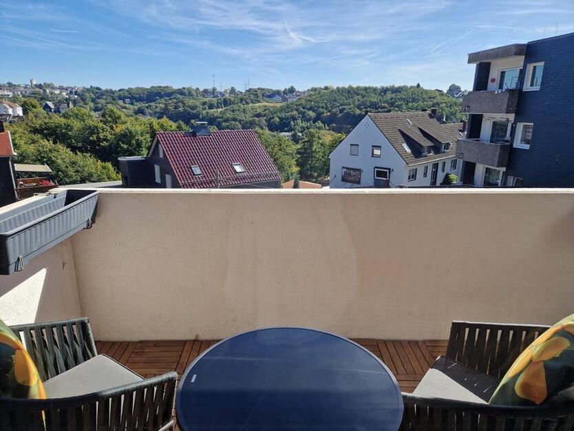 Modern & bezugsbereit: 3-Zimmer-Wohnung mit Balkon und Garage zimmer