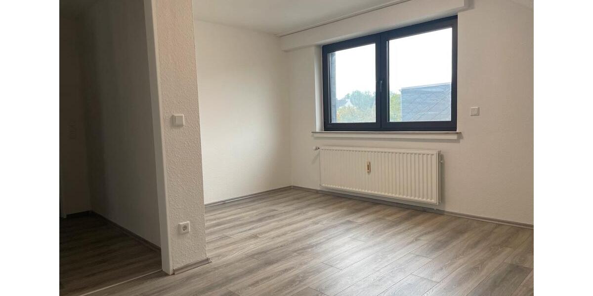 Dachgeschoßwohnung Langenfeld (Rheinland) - 2 Zimmer, 64 m&sup2;, 850&euro; | Angebot:27581335