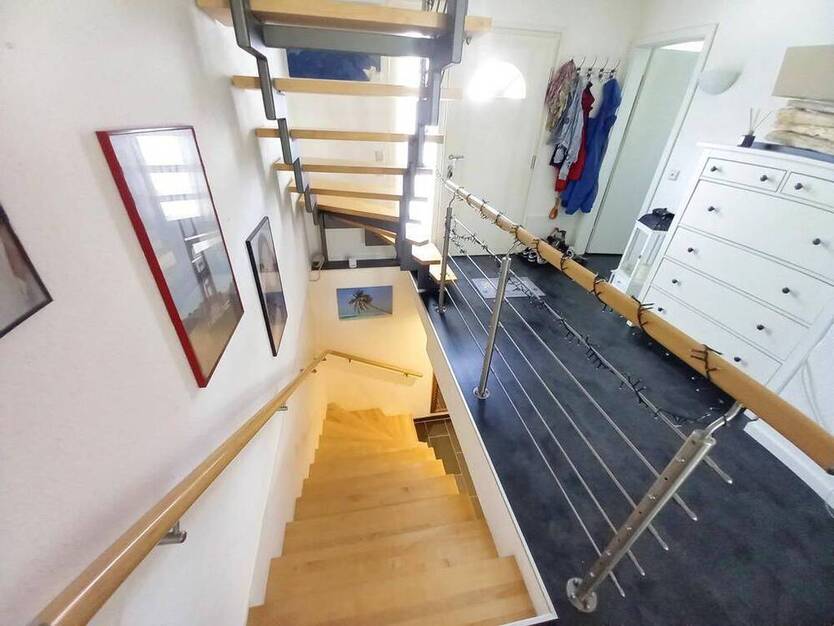 CITYHOUSE: Freistehendes Einfamilienhaus mit Traumgarten, Wintergarten, Kamin, Sauna und Garage