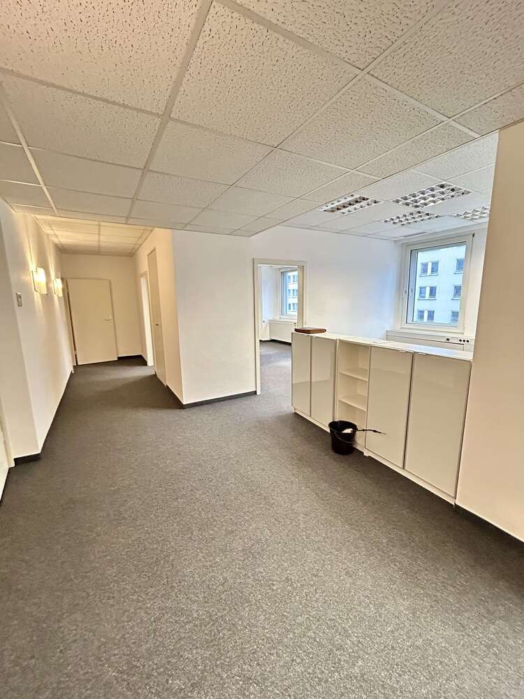 Büro in Düsseldorf 1.860 € 155 m²