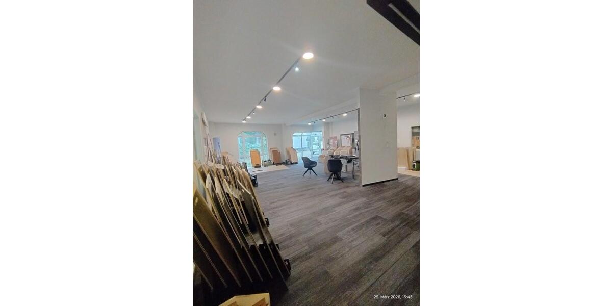 Köln-Ehrenfeld (Bickendorf) U-Bahn-Haltestelle Akazienweg freitragende Lagerhalle mit Büro und Ausstellungsfläche (ca. 850 m²) + Außenfläche - Gewerbeobjekt Köln Ehrenfeld | Angebot:26794414