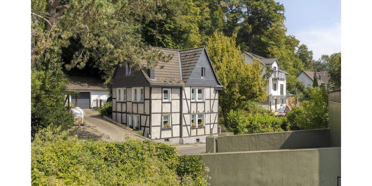 Bergisches Fachwerkhaus mit kleinen Schönheitsfehlern sucht neue Eigentümer 5 zimmer