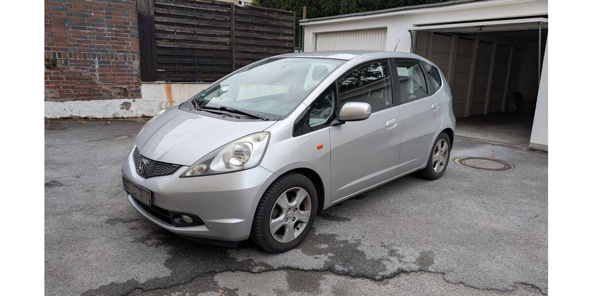 Honda Jazz 110.789 km 4.699 &euro; Leverkusen 51373