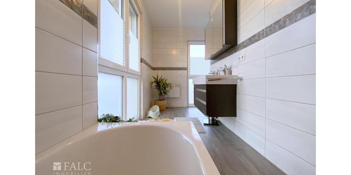 Einfamilienhaus Hennef (Sieg) - 4.5 Zimmer, 147 m&sup2;, 1.950&euro; | Angebot:23879451