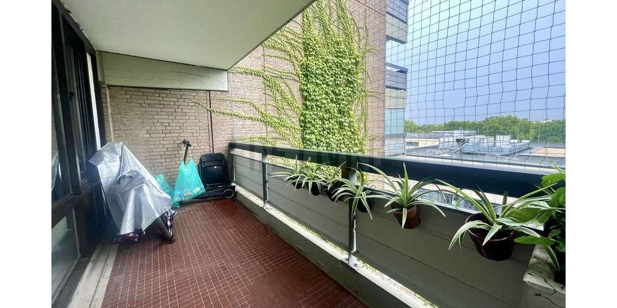 Wohnung zum Kaufen in Köln Weiden 369.000 € 104 m² 3 zimmer
