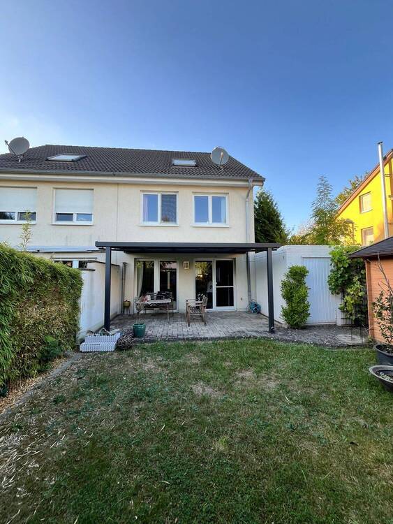 Geräumiges Familienhaus mit Terrasse in Rommerskirchen