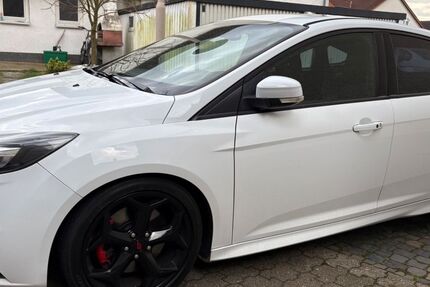 Ford Focus 234.000 km 7.200 &euro; Leverkusen 51375