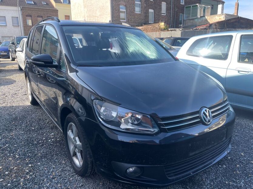 VW Touran 296.861 km 6.750 € Euskirchen 53879