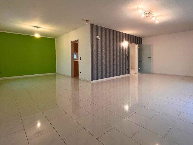 +++ Einfamilienhaus mit beeindruckender Extra-Fläche im UG +++ 6 zimmer