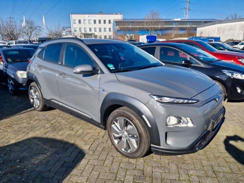 Hyundai KONA 31.000 km 17.550 € Wesseling 50389
