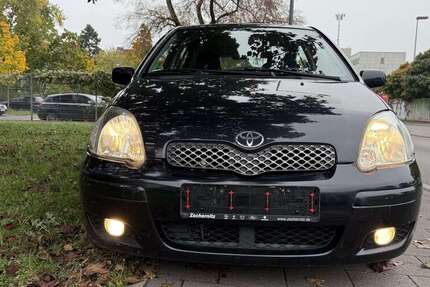 Toyota Yaris 13.000 km 2.499 € Köln 51103