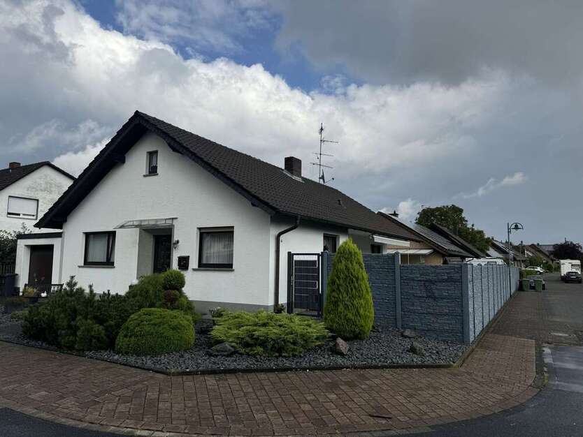 Haus zum Kaufen in Niederkassel-Lülsdorf 495.000 € 108.44 m²