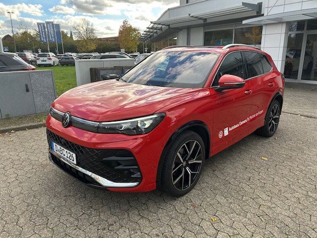 VW Tiguan 14.000 km 41.900 € Düsseldorf 40472