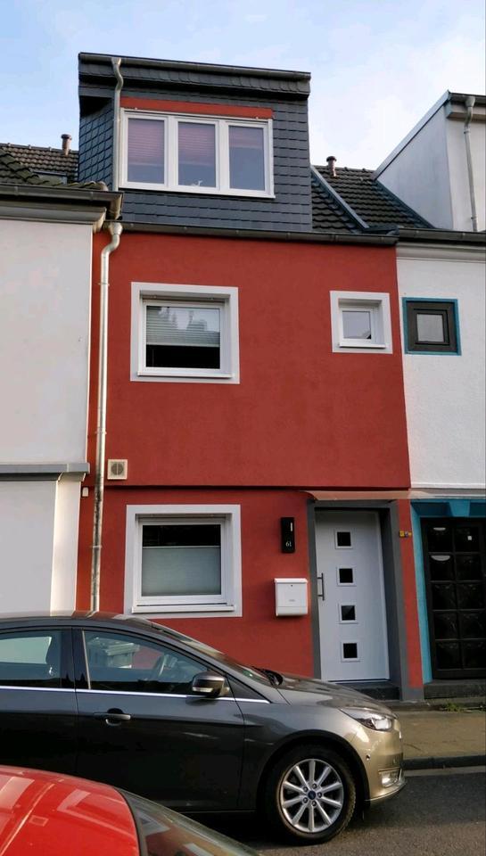 Hochwertig saniertes Reihenhaus mit Garten in Köln-Bickendorf