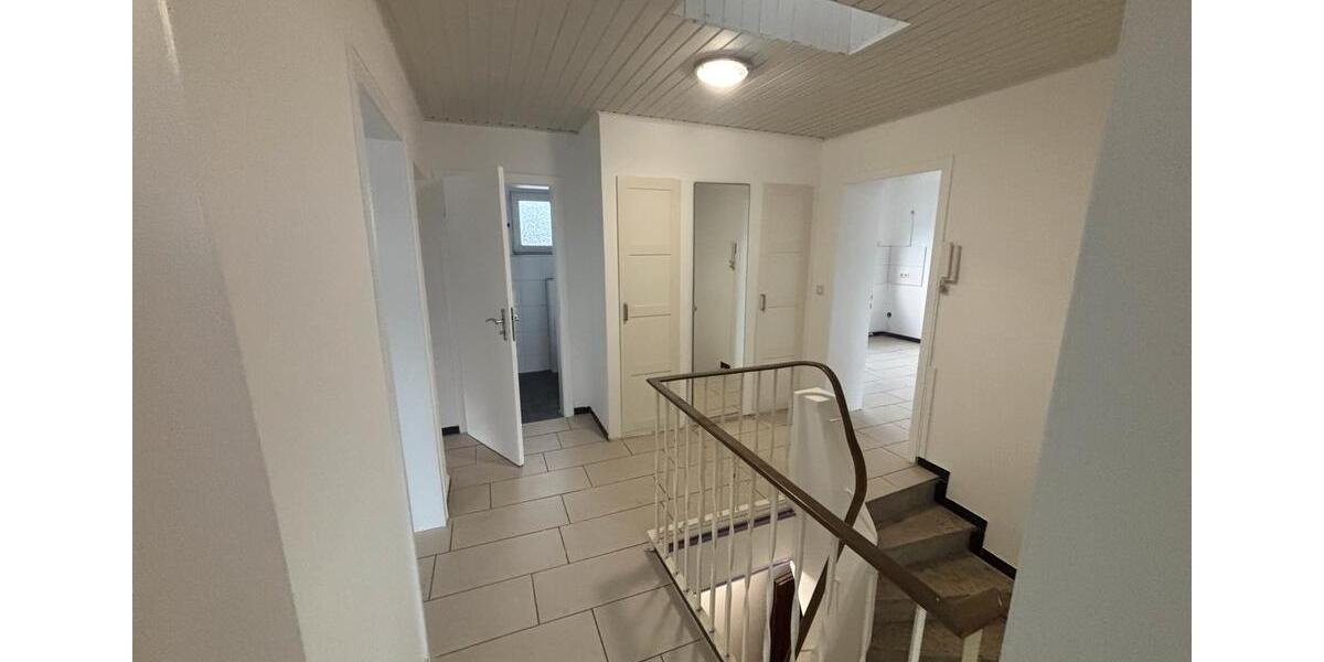 Einfamilienhaus Bornheim - 3 Zimmer, 100 m&sup2;, 1.650&euro; | Angebot:25409767