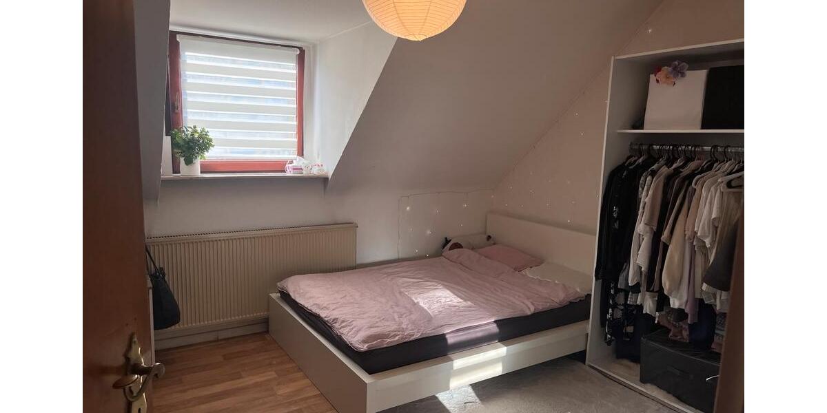 1 Zimmer in ruhigen 4er-FRAUEN-WG. zimmer