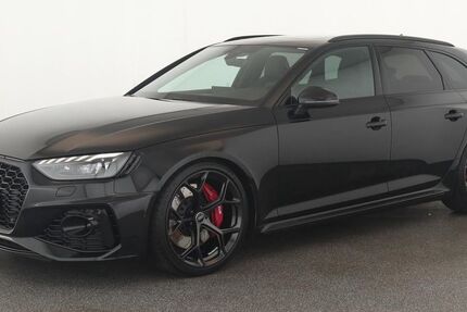 Audi RS4 7.800 km 86.684 € Neuss 41460