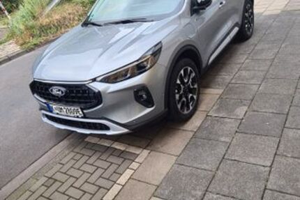 Ford Kuga 5.800 km 43.900 € Köln 50829