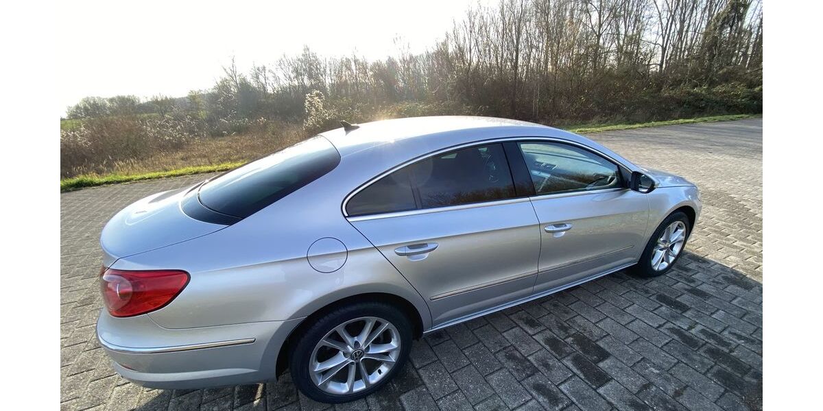 VW Passat 92.500 km 7.990 &euro; Niederkassel 53859