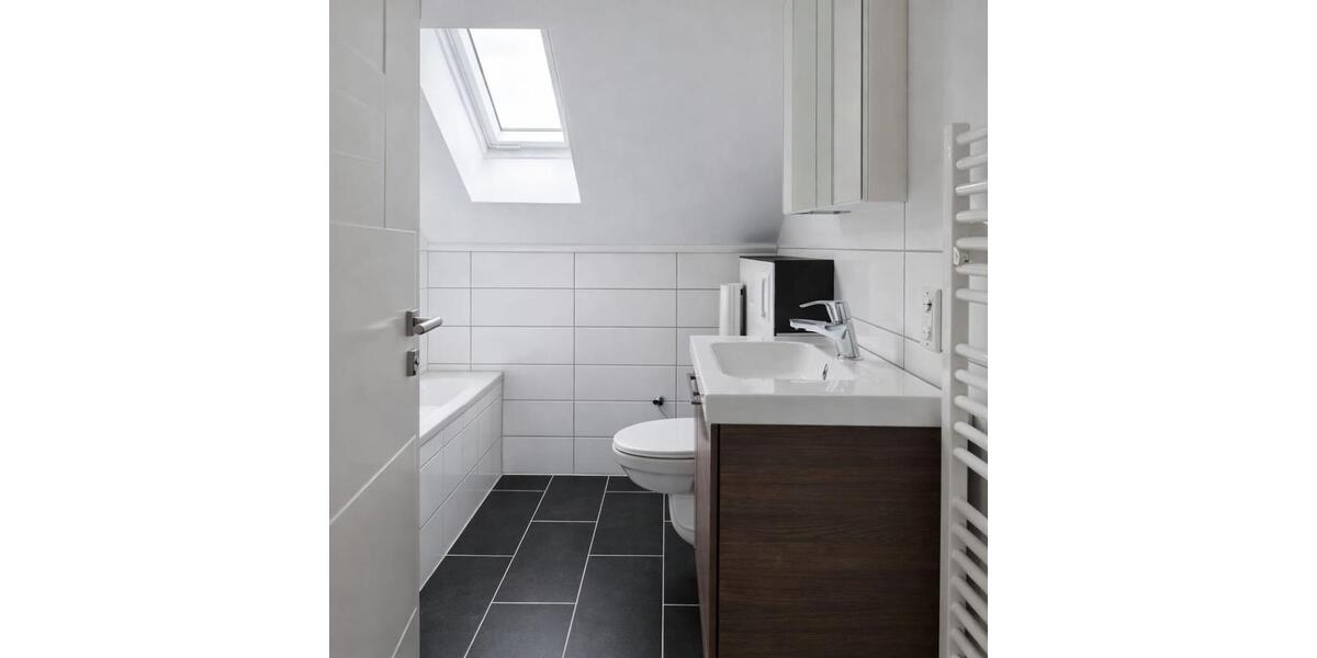 Dachgeschoßwohnung Troisdorf Altenrath - 2.5 Zimmer, 72 m&sup2;, 1.550&euro; | Angebot:24575921