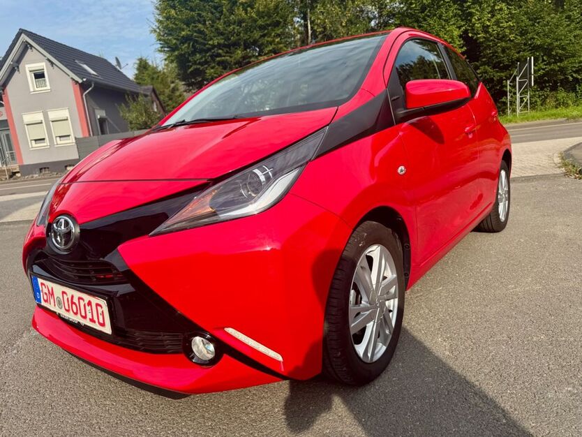 Toyota Aygo (X) 9.999 km 9.699 € Engelskirchen 51766