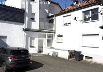 Wohn- und Geschäftshaus + Garagen + 1.186 m² großes Grundstück zu verkaufen